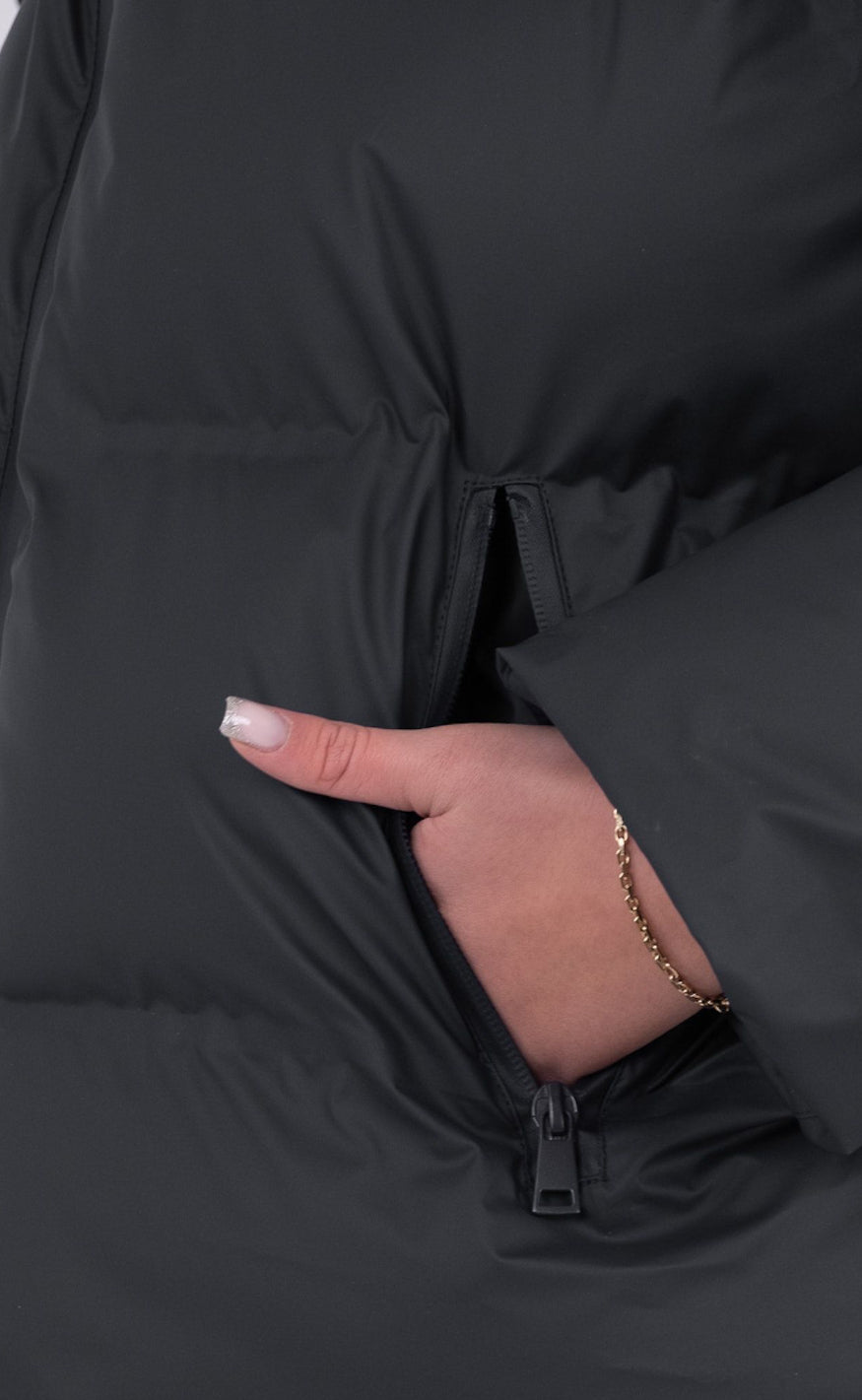 Doudoune D'hiver Noire Moderne Pour Femme | Avec Capuche
