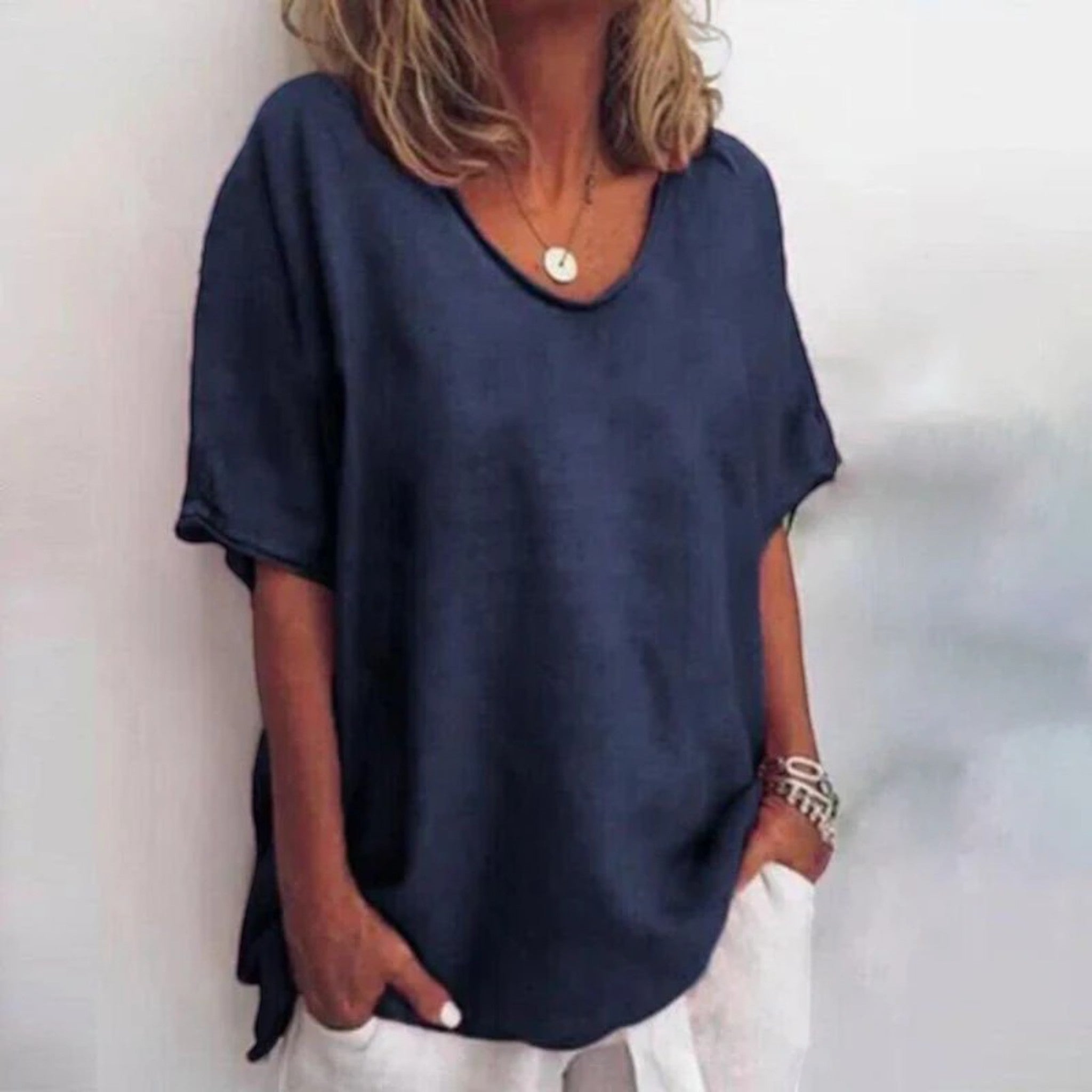 Élina | T-shirt Décontracté À Col En V Pour Femmes | Oversized