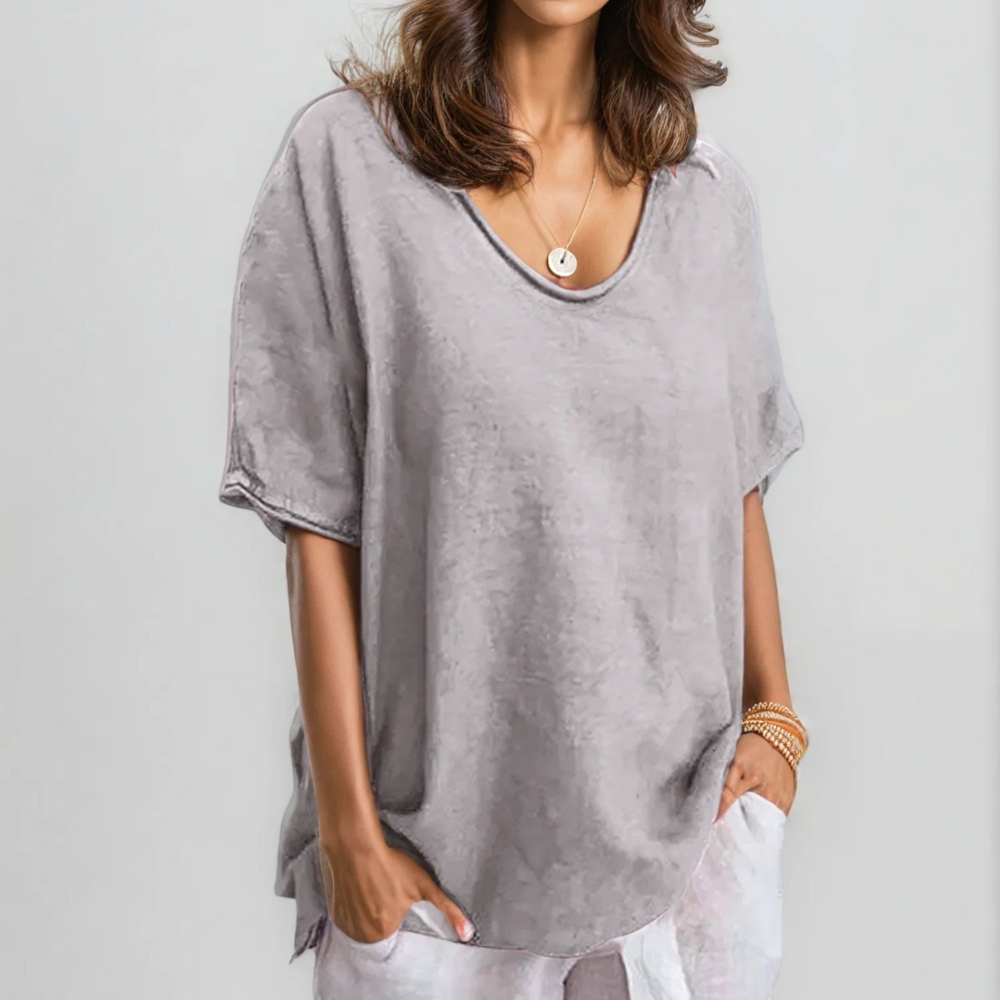 Élina | T-shirt Décontracté À Col En V Pour Femmes | Oversized