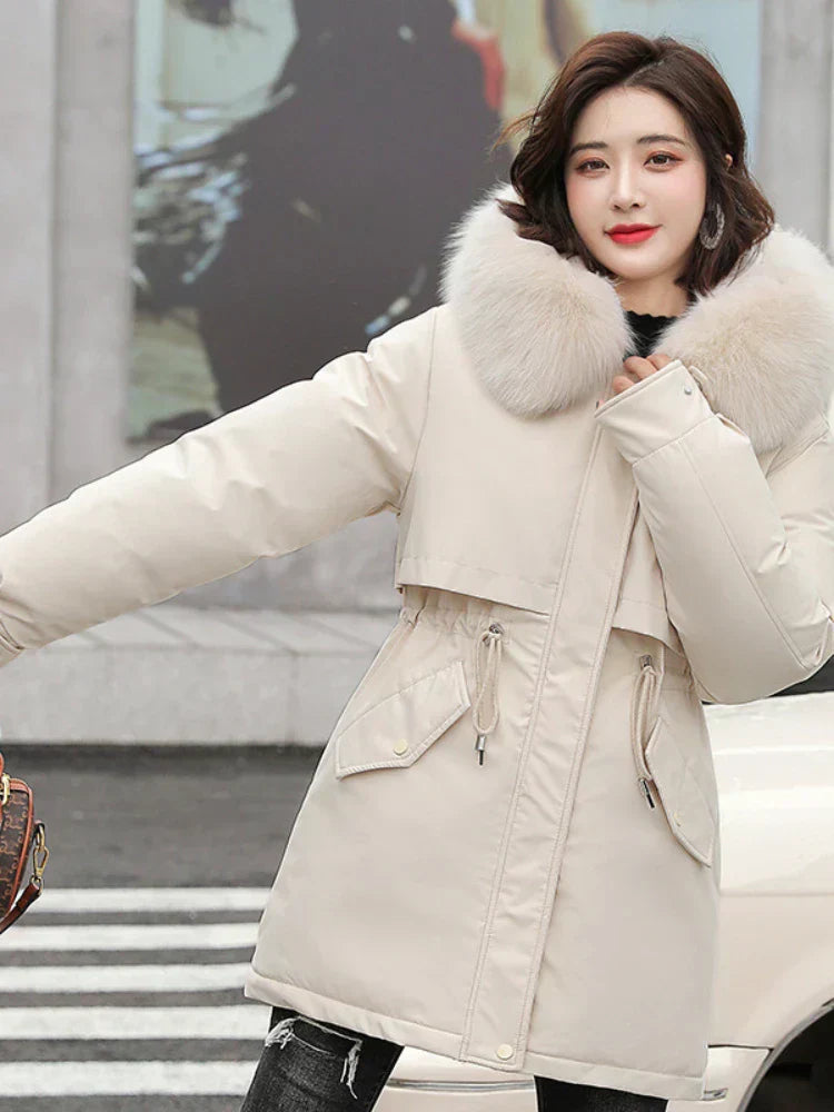 Veste À Capuche D’Hiver Pour Femme | Détail En Fourrure
