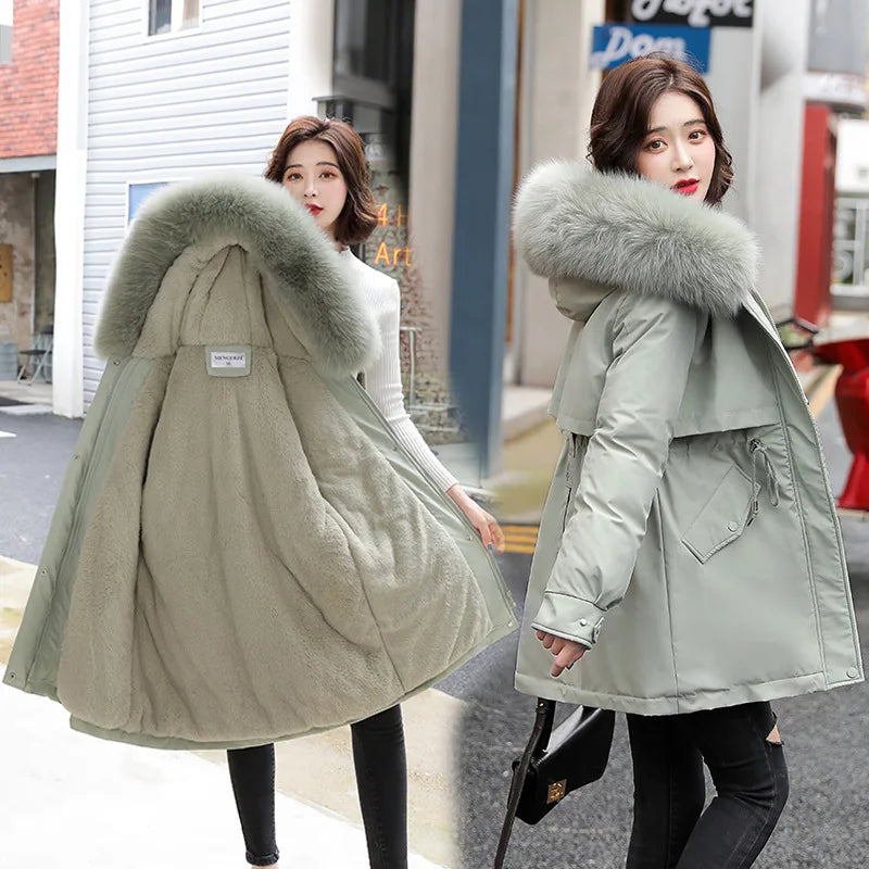 Veste À Capuche D’Hiver Pour Femme | Détail En Fourrure