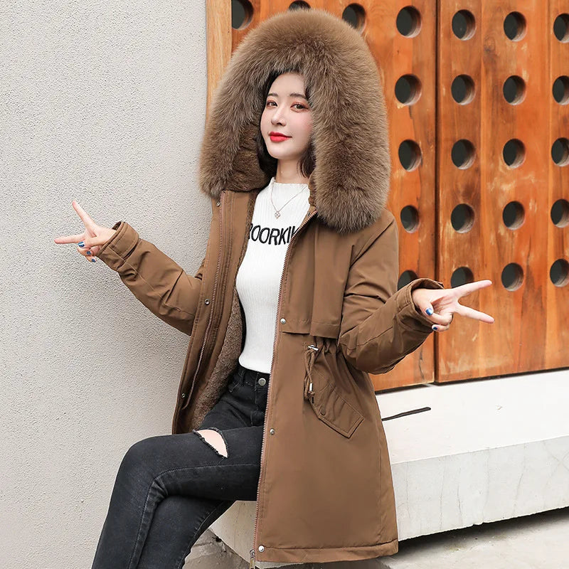 Veste À Capuche D’Hiver Pour Femme | Détail En Fourrure