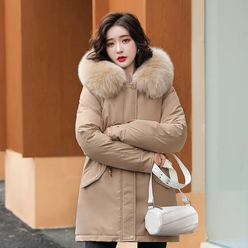 Veste À Capuche D’Hiver Pour Femme | Détail En Fourrure