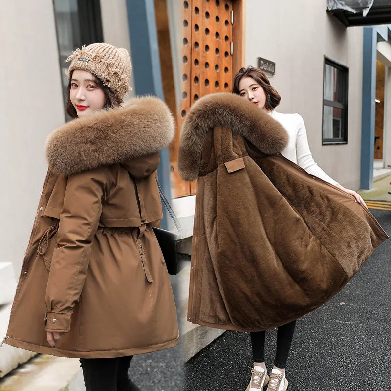 Veste À Capuche D’Hiver Pour Femme | Détail En Fourrure