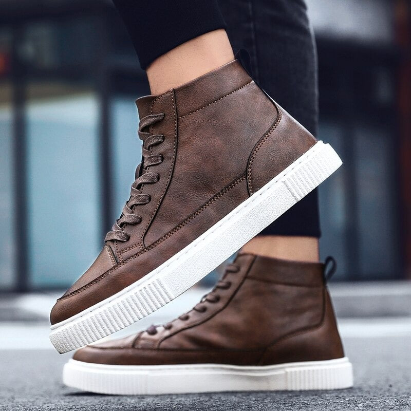 Baskets Montantes En Cuir Marron Pour Homme | Semelle Blanche