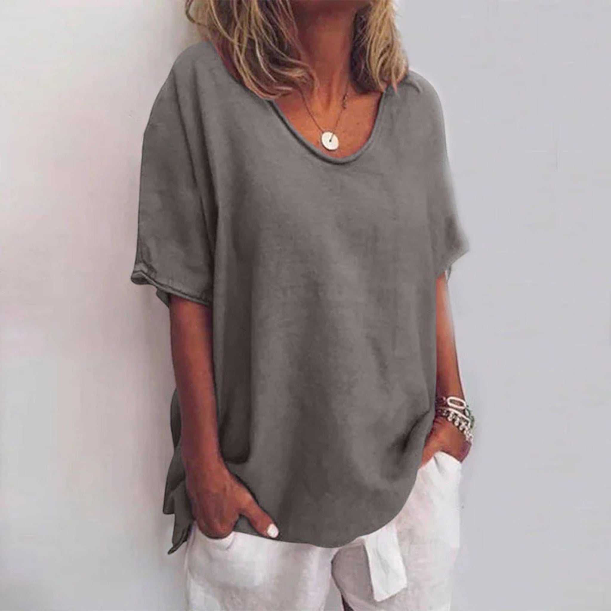 Élina | T-shirt Décontracté À Col En V Pour Femmes | Oversized
