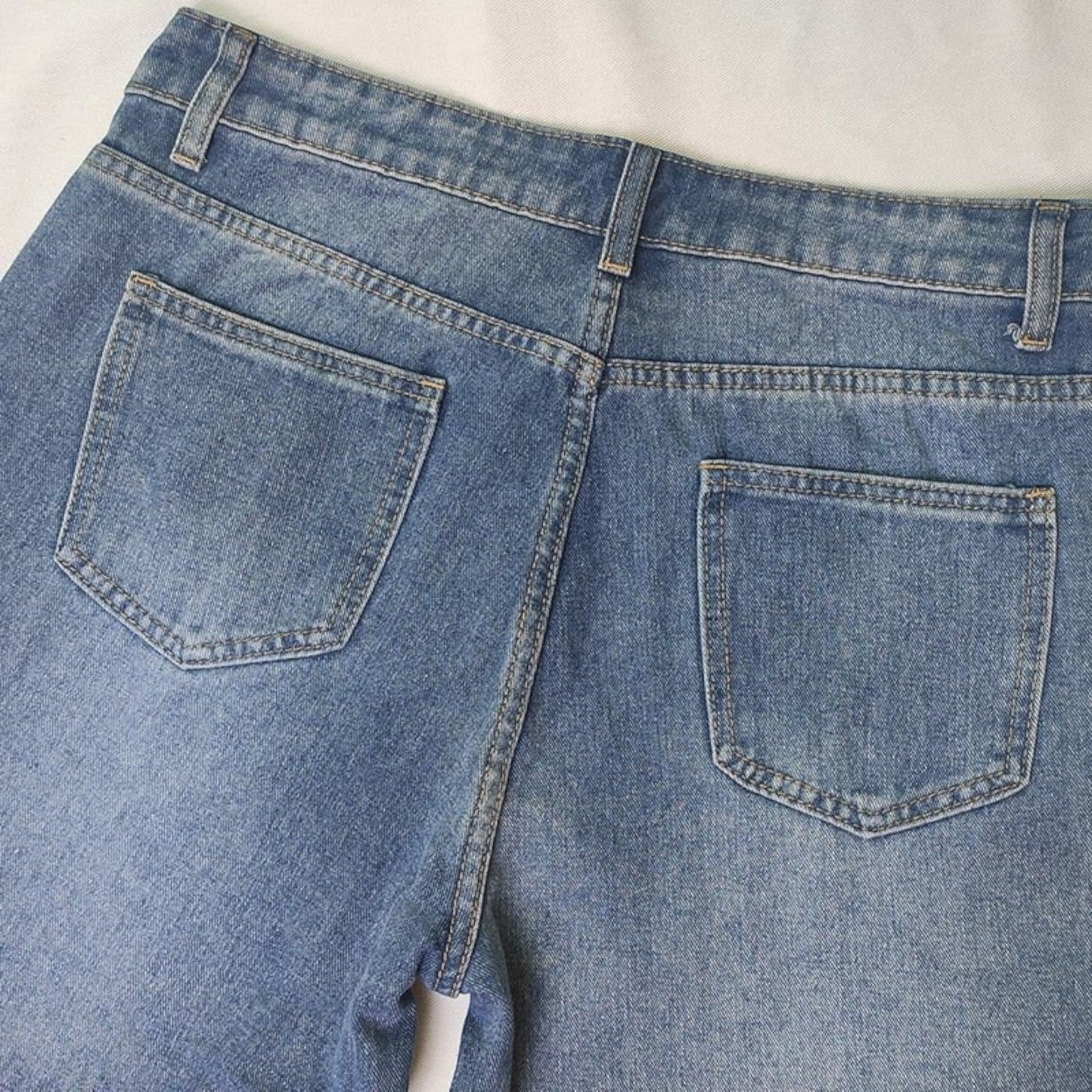 Jeans elegantes de pierna ancha para mujeres | talle alto