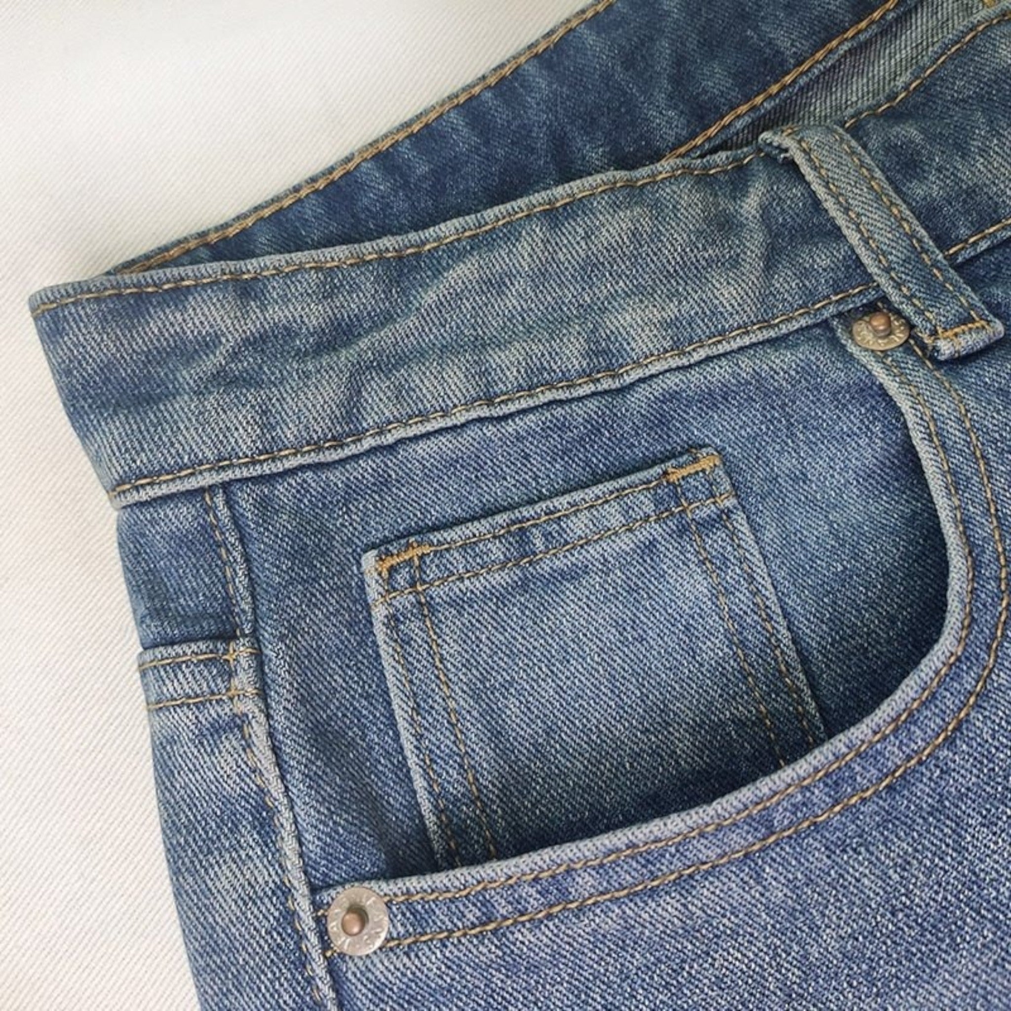 Jeans elegantes de pierna ancha para mujeres | talle alto